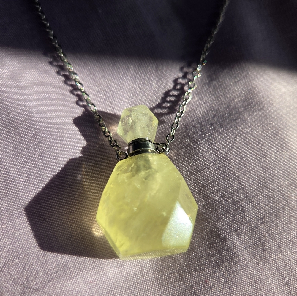 Elegant Yellow Pendant Necklace